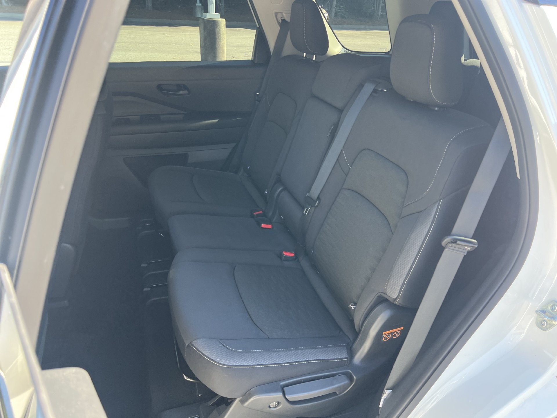 Used 2024 Nissan Pathfinder SV FWD image 17