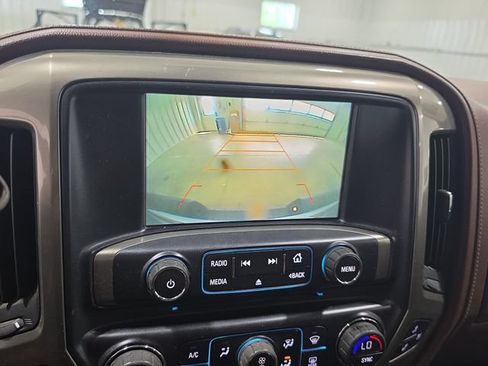 Used 2016 Chevrolet Silverado 1500 High Country w/ High Country Premium Package AWD/4WD image 9