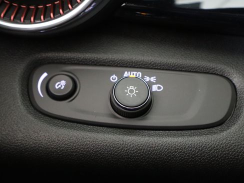New 2026 Chevrolet Trax RS w/ Sunroof Package FWD image 34