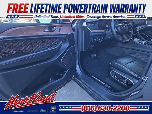Used 2025 Jeep Grand Cherokee Summit AWD/4WD image 29