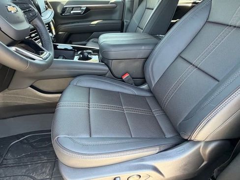 New 2026 Chevrolet Suburban High Country RWD image 12