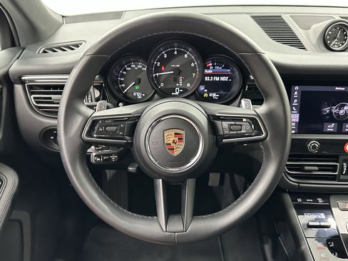 Certified 2024 Porsche Macan image 43