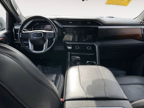 Used 2023 GMC Sierra 1500 Denali w/ Technology Package AWD/4WD image 10