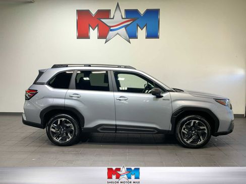 Used 2025 Subaru Forester Limited w/ Popular Package image 1