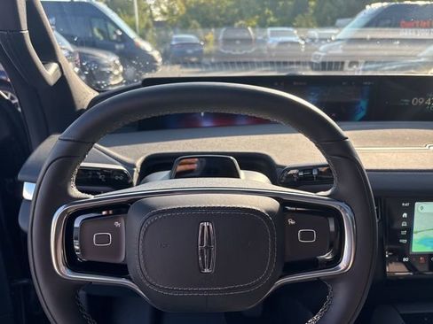 New 2025 Lincoln Navigator Reserve w/ Jet Appearance Package image 24