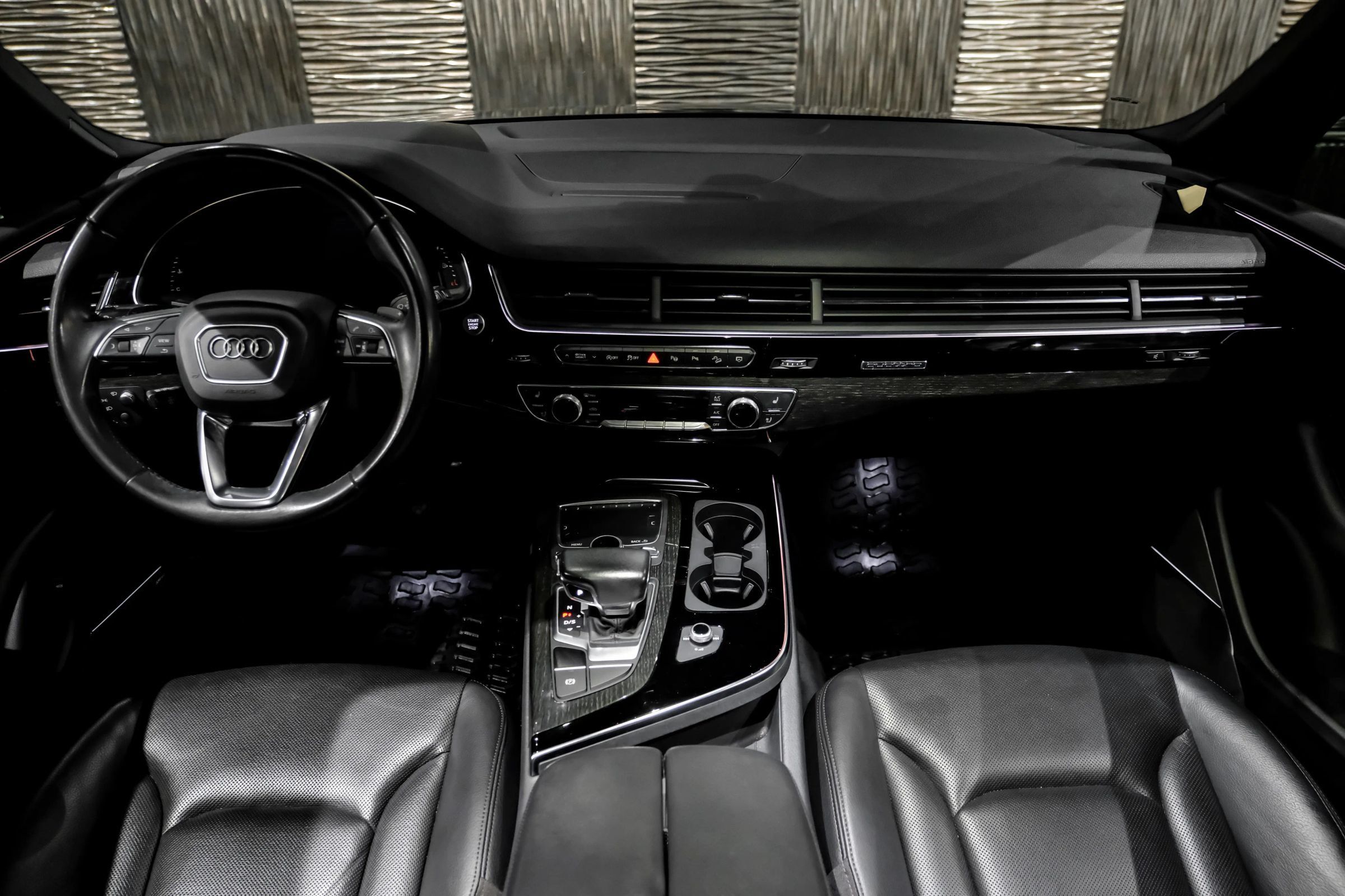 Used 2019 Audi Q7 3.0T Prestige w/ Prestige Package AWD/4WD image 12