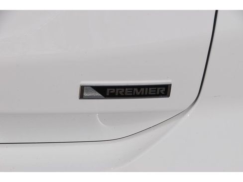 Used 2018 Chevrolet Equinox Premier image 27