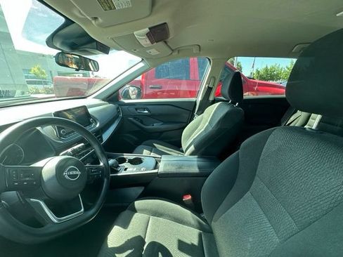Used 2024 Nissan Rogue SV FWD image 6