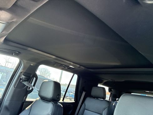Used 2023 Chevrolet Tahoe Z71 w/ Luxury Package AWD/4WD image 21