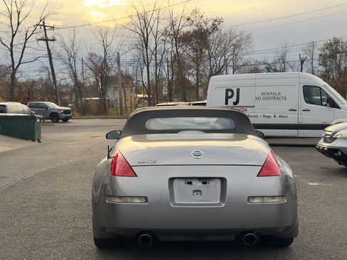 Used 2005 Nissan 350Z Enthusiast image 5