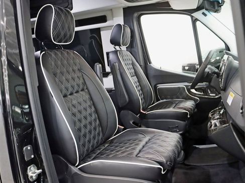 Used 2024 Mercedes-Benz Sprinter 3500 image 26