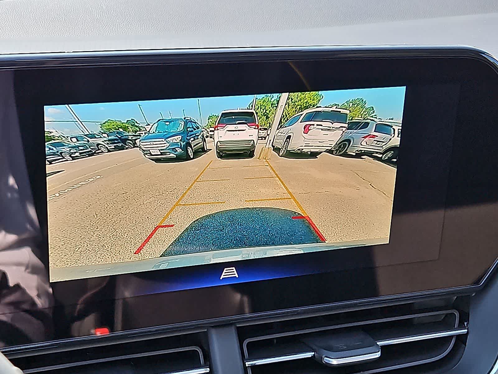 New 2026 Chevrolet Trax ACTIV w/ Sunroof Package FWD image 16