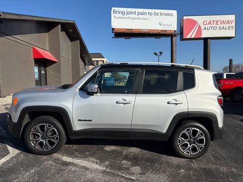 Used 2017 Jeep Renegade Limited image 2