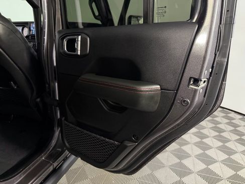 Certified 2025 Jeep Wrangler Unlimited Rubicon image 30