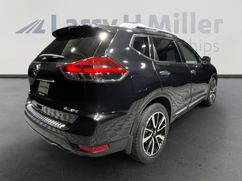 Used 2018 Nissan Rogue SL w/ Premium Package image 5