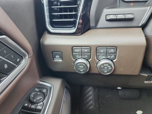 New 2026 GMC Sierra 3500 Denali w/ Denali Reserve Package AWD/4WD image 20