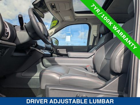 Certified 2025 Ford Expedition Active AWD/4WD image 31