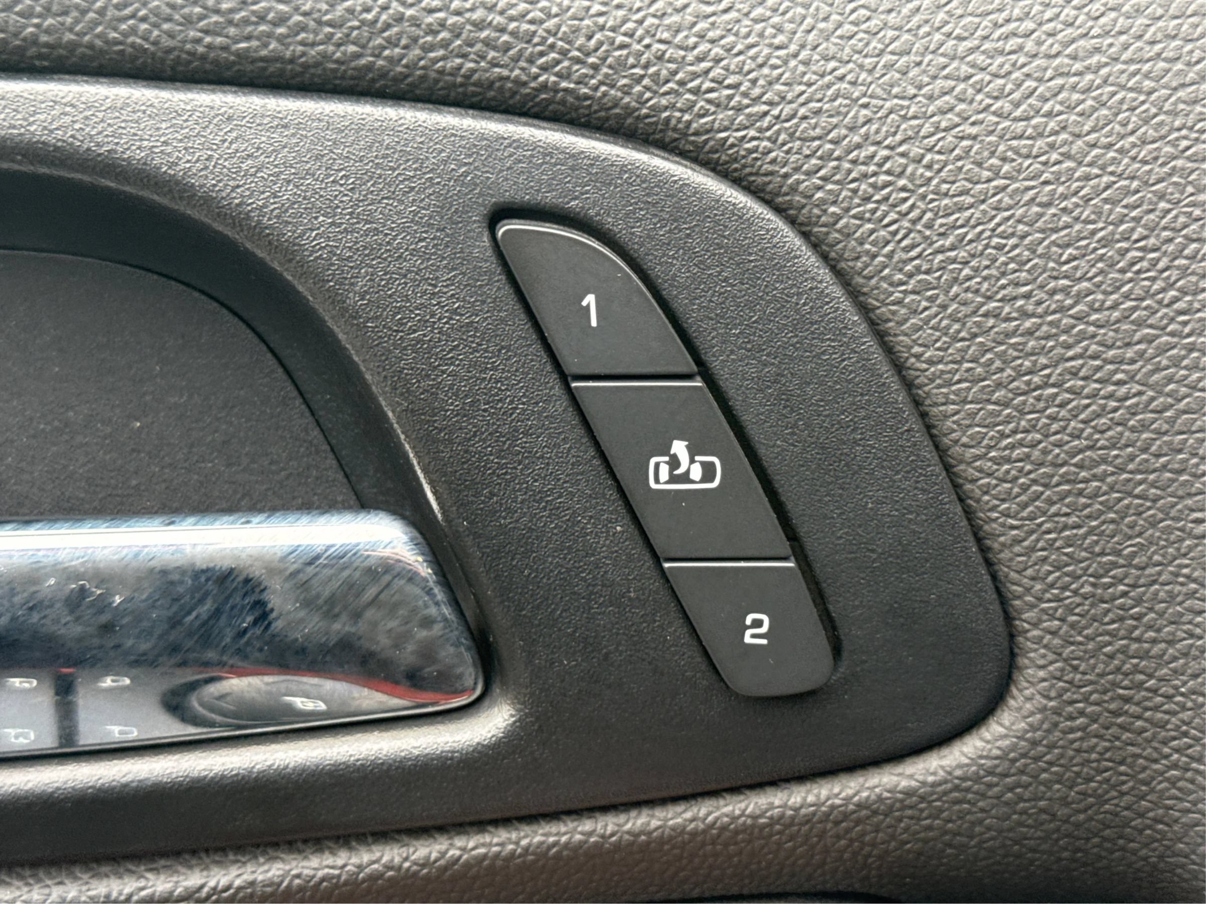 Used 2014 Cadillac Escalade Premium AWD/4WD image 21