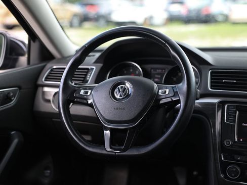 Used 2017 Volkswagen Passat 1.8T SE FWD image 29