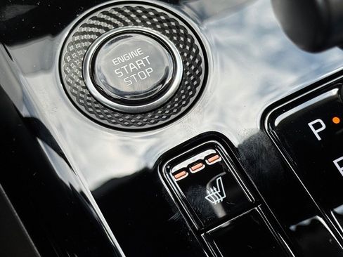 New 2025 Kia Niro EX Touring image 16