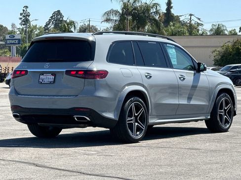 Used 2025 Mercedes-Benz GLS 450 4MATIC image 3