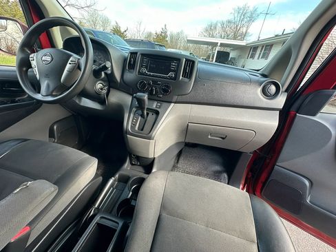 Used 2018 Nissan NV200 SV image 11
