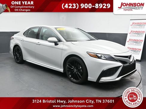 Used 2023 Toyota Camry XSE image 1