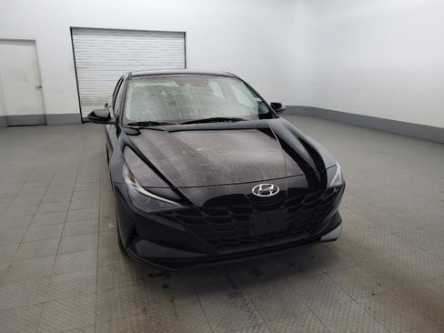 Used 2023 Hyundai Elantra SE image 14