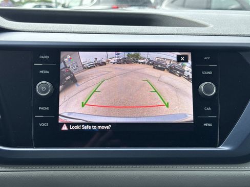 Used 2024 Volkswagen Taos SE FWD image 25