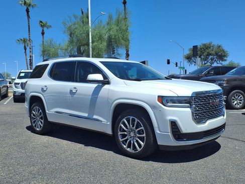 Used 2023 GMC Acadia Denali w/ Denali Technology Package FWD image 3