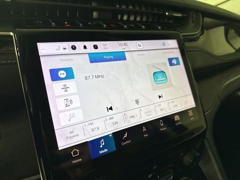 Used 2022 Jeep Grand Cherokee Limited image 17