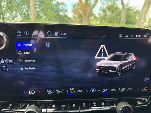 Used 2025 Chevrolet Blazer EV RS RWD image 61