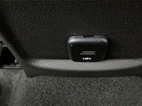 Used 2017 Chevrolet Cruze LT image 16