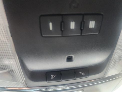 Used 2019 Chrysler 300 S AWD/4WD image 22