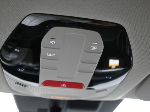 New 2026 Kia K4 LXS image 18