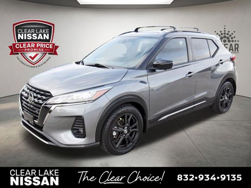 Used 2021 Nissan Kicks SR w/ Interior Electronics Package FWD image 3