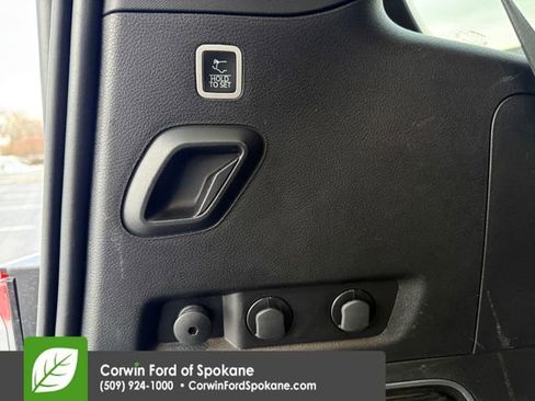 Used 2022 Jeep Wagoneer Series III w/ Flexible Seating Group image 21