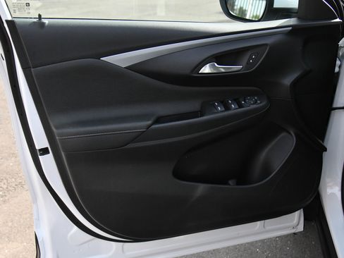 Used 2025 Buick Envista Preferred FWD image 14