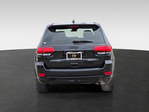 Used 2021 Jeep Grand Cherokee Laredo X image 5