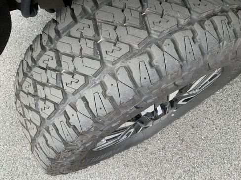 Used 2025 GMC Sierra 2500 AT4 w/ AT4 Premium Plus Package AWD/4WD image 24