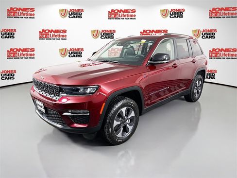 Used 2022 Jeep Grand Cherokee Limited 4xe image 16