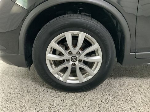 Used 2018 Nissan Rogue SV w/ Premium Package AWD/4WD image 11