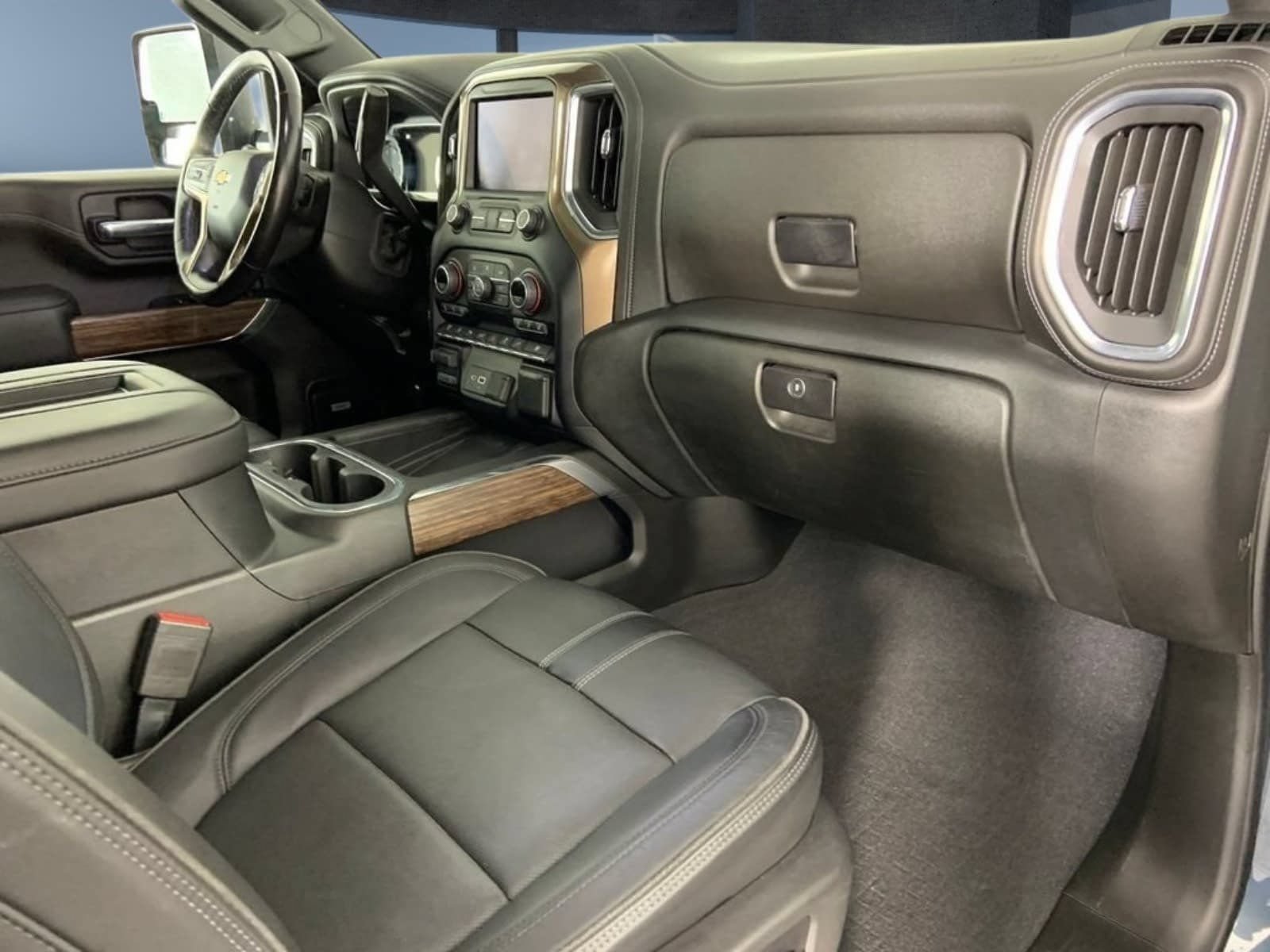 Used 2020 Chevrolet Silverado 3500 High Country AWD/4WD image 15