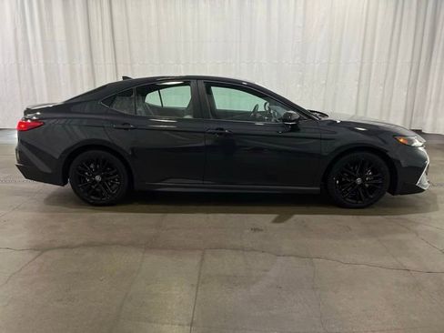 Certified 2025 Toyota Camry SE FWD image 3