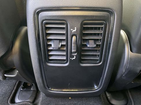 Used 2020 Jeep Grand Cherokee Laredo image 12