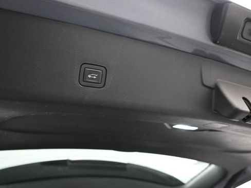 Used 2021 Chevrolet Traverse LT AWD/4WD image 27