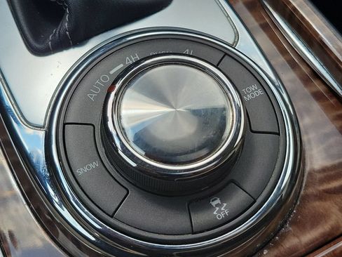 Used 2019 Nissan Armada Platinum w/ Captain's Chairs Package AWD/4WD image 35