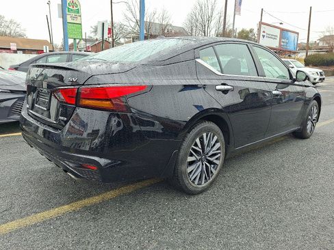 Used 2024 Nissan Altima 2.5 SV w/ SV Premium Package image 4