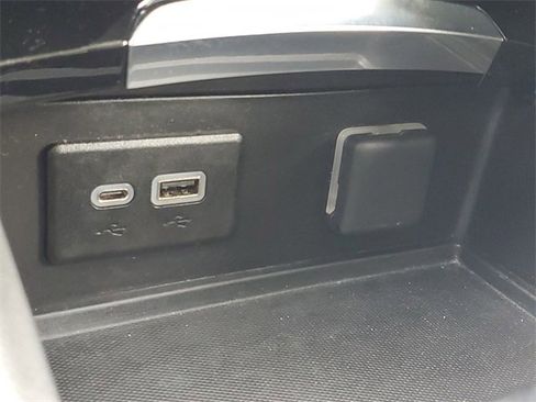 Certified 2023 Buick Envision Essence image 30