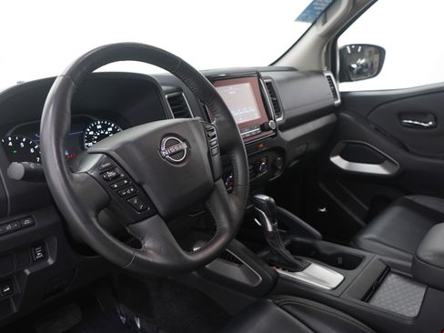 Used 2023 Nissan Frontier SV w/ SV Premium Package image 25